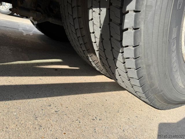 タンクローリー MAN TGS26.360 * OBEN & UNTEN * 3 KAMMER * ALUFELGEN*