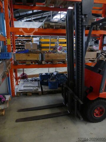 Stivuitor electric Linde E25-01 Linde E25-01