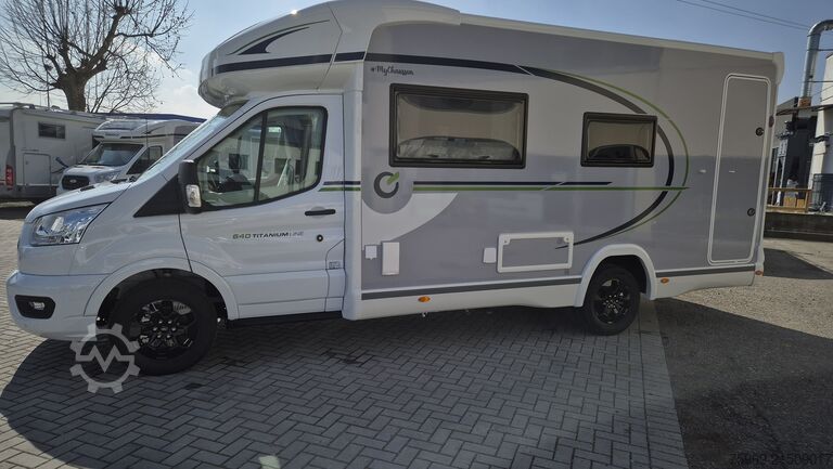 Camper semi-terintegrasi Chausson 640 TITANIUM LINE M26