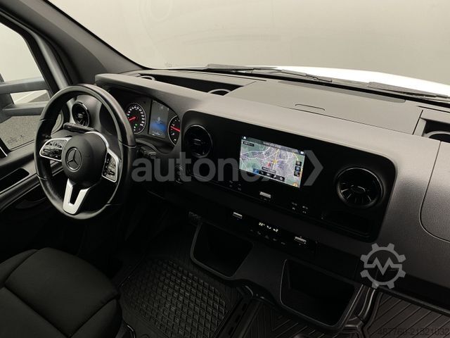 Vrachtwagen met bakwagen MERCEDES-BENZ Sprinter 519 Aut.*AHK 3,0t* Distronic+Kamera+Nav