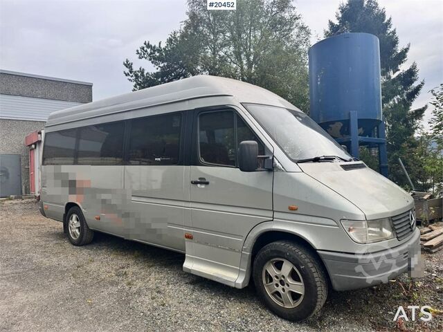 Smábíll Mercedes-Benz Sprinter 312 Minibus.