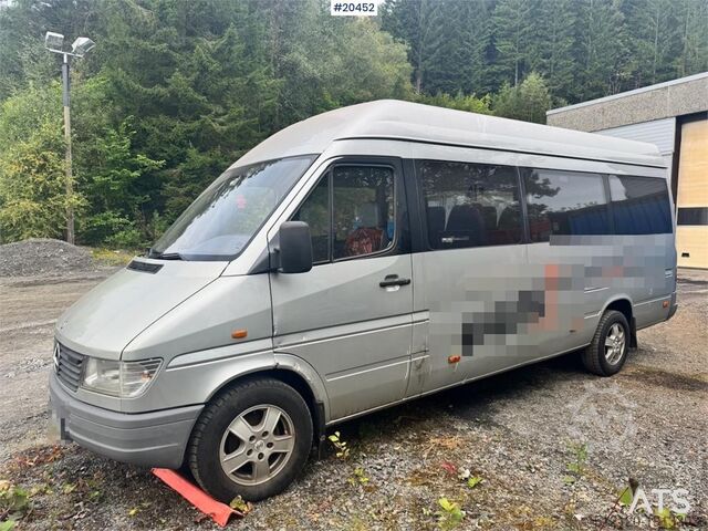 Smábíll Mercedes-Benz Sprinter 312 Minibus.