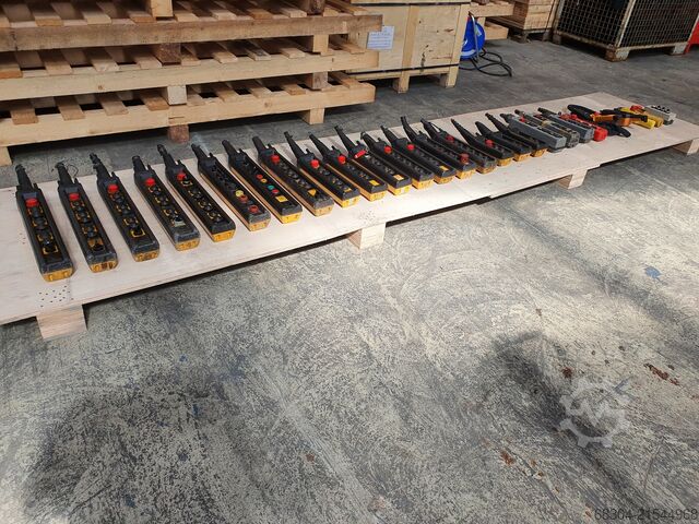 управляваща бутилка / висящ пулт / бутон DEMAG / ABUS / STAHL / CONECRANES Steuerflasche / Hängetaster / Taster