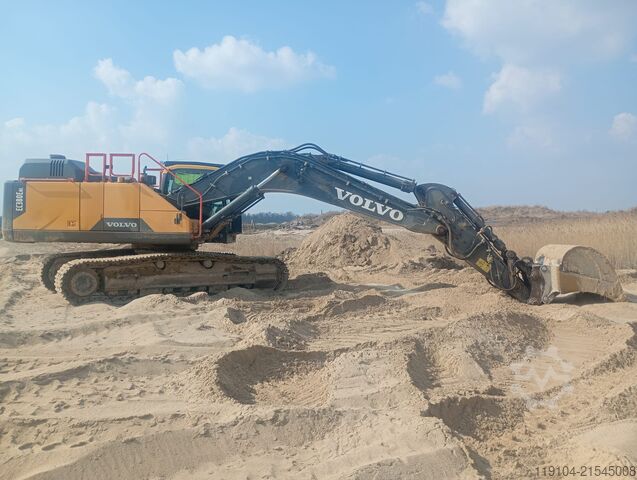 Excavadora sobre orugas Volvo EC380E