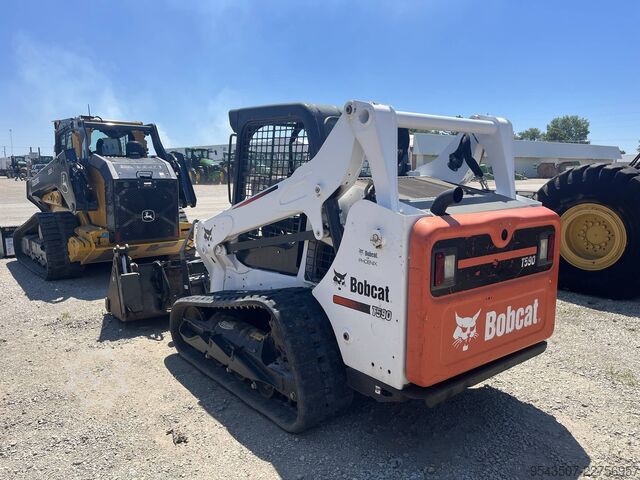 încărcător compact Bobcat T590