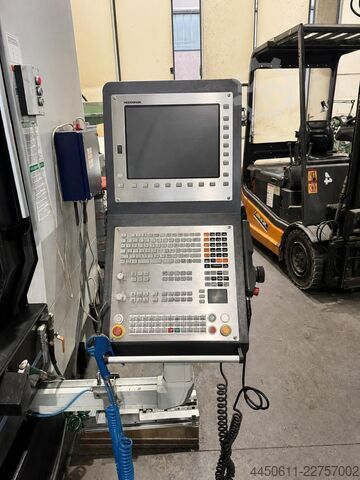Pusat pemesinan menegak DOOSAN VCF-850LSR