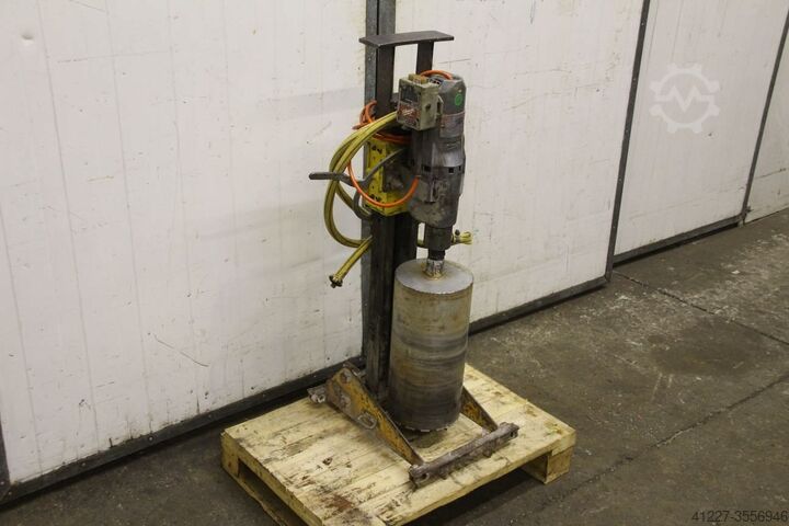 Διαμαντοφόρος πυρηνοτρύπανος μηχανή Milwaukee Ø 202 mm