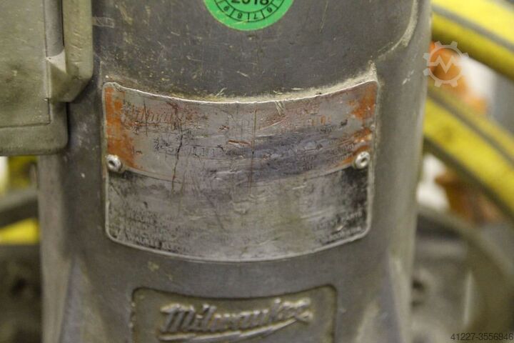 Διαμαντοφόρος πυρηνοτρύπανος μηχανή Milwaukee Ø 202 mm