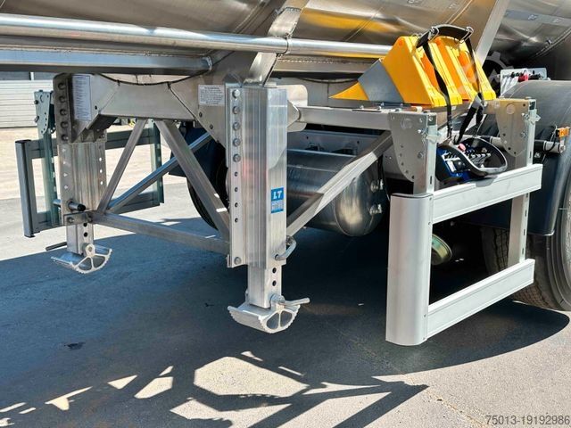 Tanksemitrailer  SCHWARTE JANSKY Hochleistungs-Zubringer, MIETEN?