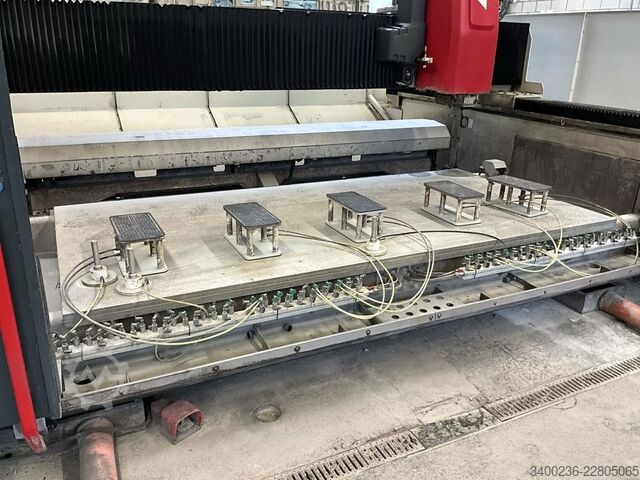 ศูนย์เครื่องจักรกลซีเอ็นซี 3 แกน Intermac Master 33.3 ปี 2021 Intermac Master 33.3