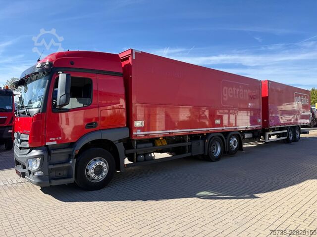 LKW mit Getränkeaufbau MERCEDES-BENZ Actros 2543 Getränke/Retarder+ANHÄNGER Orten