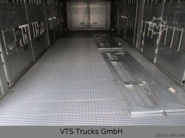 Rimorkio për transportin e kuajve MENKE-JANZEN 4.Stock Viehanhänger m. Aggregat Hubdach Tränke