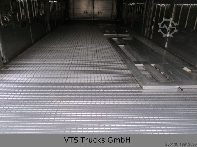 Rimorkio për transportin e kuajve MENKE-JANZEN 4.Stock Viehanhänger m. Aggregat Hubdach Tränke