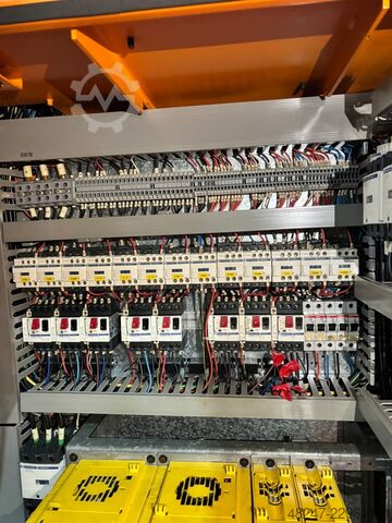 Vertikální obráběcí centrum DAHLIH MCV 1020