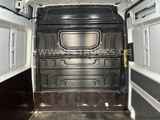 Furgoneta de caja alta MAN TGE 3.180 4x2 Kastenwagen *Unfallschaden*