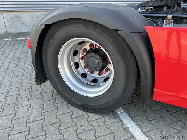 Standard-SZM DAF XF 450 FT Space Cab / 820 dkm / Tacho V2 / Nigh...