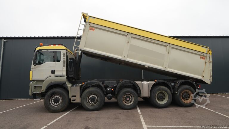 Kiper tovornjak MAN TGS 49.460 10x8 tipper 393.000km