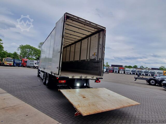 Mala Volvo FH 13.460 Globetrotter 6x2 - Ekeri box with sid...