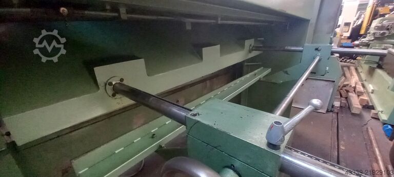 Hydrauliczna nożyca gilotynowa KRAMER TM 3  Hdyr. 2000
