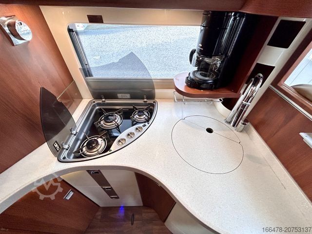 Integrētais kemperis CARTHAGO Chic E-Line I 55 XL *Einzelbetten-Hubbett*