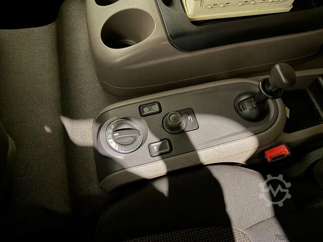 手提箱 DAF LF 220 BAKWAGEN EURO6(motorprobleem)