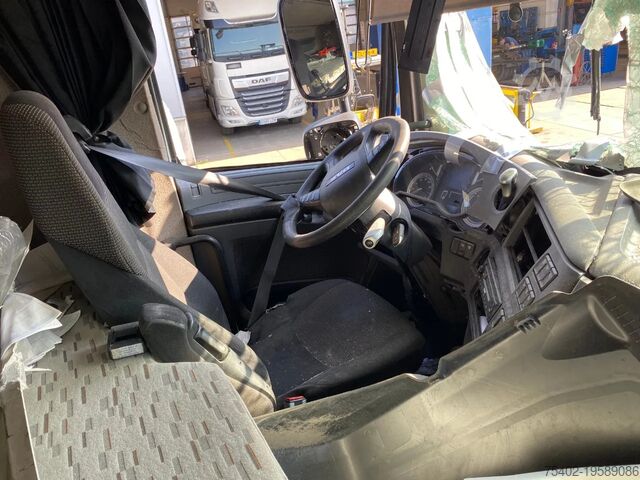 Standard tractor DAF XF 106.460 SC / Damaged / Stand Airco