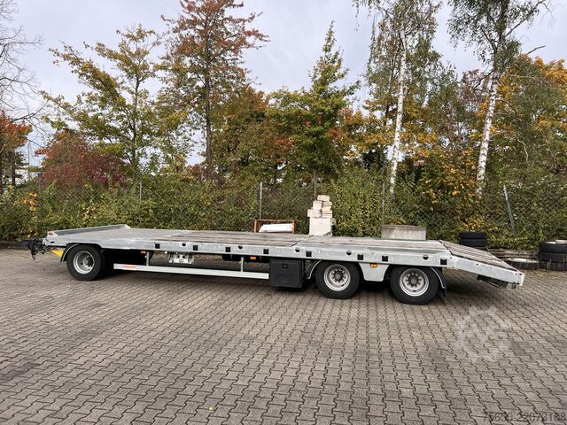 Remolque de plataforma baja Möslein TO 3 F Schwebheim  3 Achs Tiefladeranhänger