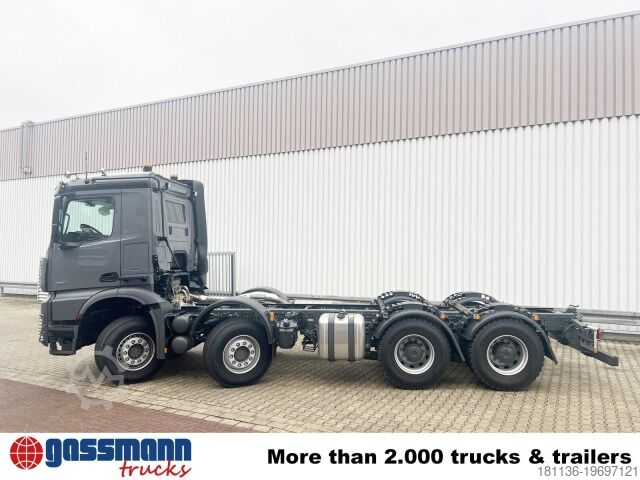 Камион с кука за контейнери Mercedes-Benz Arocs 3251 L 8x4/4, Motorabtrieb