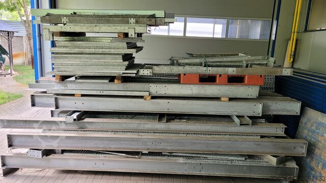 Plataforma de almacenamiento Egyedi 