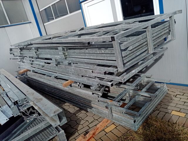 Plataforma de almacenamiento Egyedi 