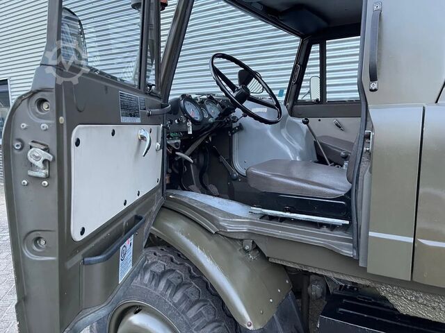 Aukšto stogo universalas Mercedes-Benz Unimog 406 Doka Vliegtuigsleper Nieuwstaat!