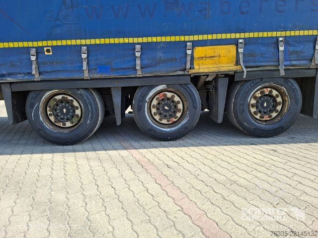 Відкритий напівпричіп з тентом Schmitz Cargobull Curtainsider Mega