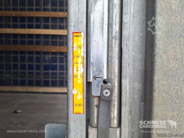 Відкритий напівпричіп з тентом Schmitz Cargobull Curtainsider Mega