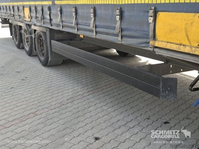 Відкритий напівпричіп з тентом Schmitz Cargobull Curtainsider Mega