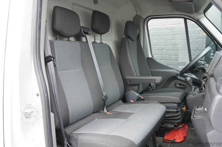 パネルバン Renault Master 2.3 dCi 150PK L2H2 EURO 6 - Airco - Crui...