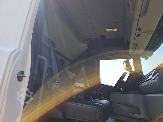 Khung xe có cabin lái SCANIA R500 6X2*4 RETARDER WB555