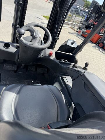Електричний 4 -колісний навантажувач Linde E35HL-01