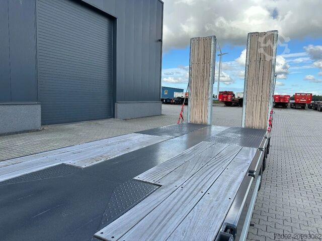 Van pengangkut mobil Faymonville MAX600-S-4-8.90-U, 4 axles (2 + 2), hydraulic r...