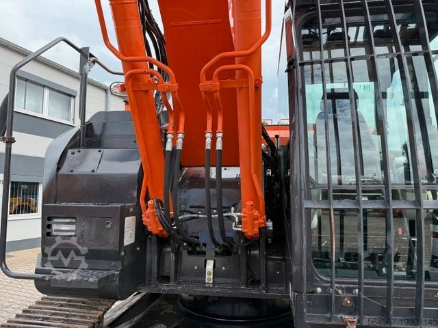 Kettenbagger HITACHI ZX225 USLC-5B Kettenbagger Kurzheck