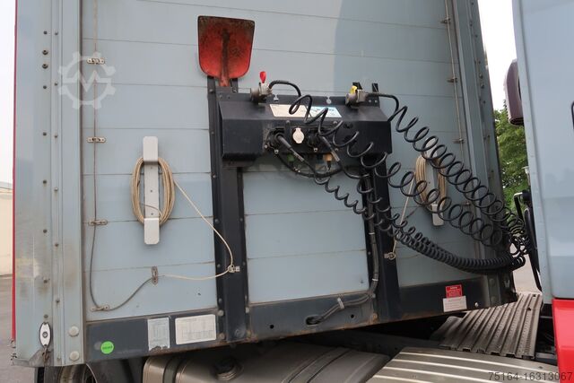 Auflieger mit Pritsche & Plane Schwarzmüller J-Serie