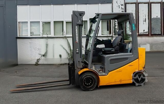 Elektrický – 4 kola Jungheinrich EFG 425k 5m/ 5489mh/ 4v