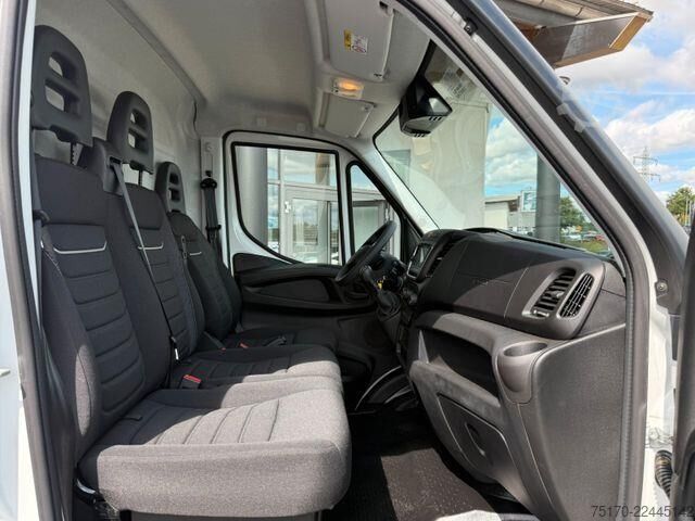 Camioneta familiar de techo alto Iveco Daily 35S14 V Y ASC-Ausbau Kastenwagen *R 3.520*