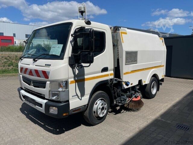 Kombijevsko vozilo Mitsubishi Fuso Canter 7,5t Brock SL 140/2