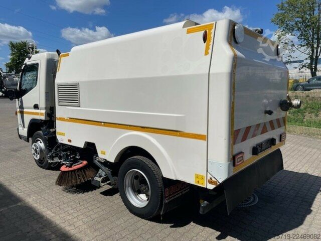 Kombijevsko vozilo Mitsubishi Fuso Canter 7,5t Brock SL 140/2