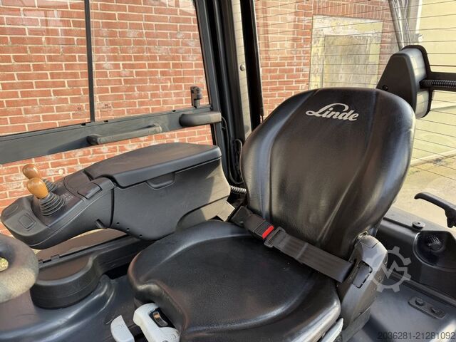 Električni viljuškar za 4 točka Linde E18PH-02