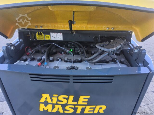 Empilhadeira elétrica Combilift Aisle-Master 20 WHE