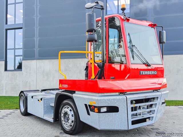 Trator Terberg YT 223