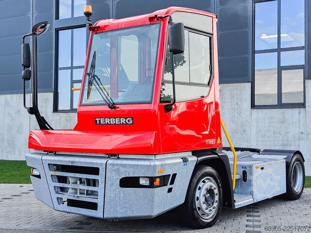 Trator Terberg YT 223