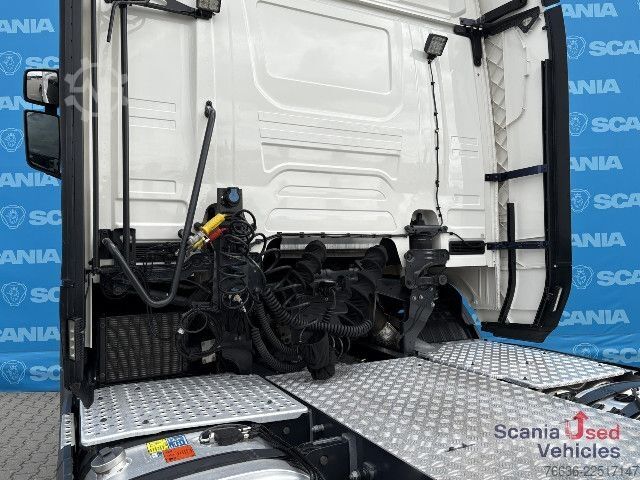 मानक ट्रैक्टर यूनिट Scania R 530 A6x2/4NA DIFF-L RETARDER V8 PARK AIRCO ACC