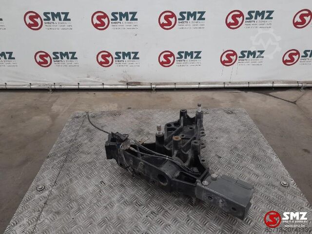 Bagian sasis Volvo Occ chassissteun links Volvo